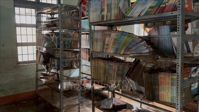 Chủ động vệ sinh môi trường để đón học sinh vùng lũ Đắk Lắk trở lại học tập sớm nhất